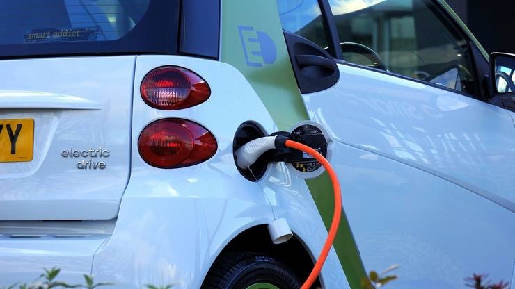 Où trouver une borne de recharge pour sa voiture électrique ?