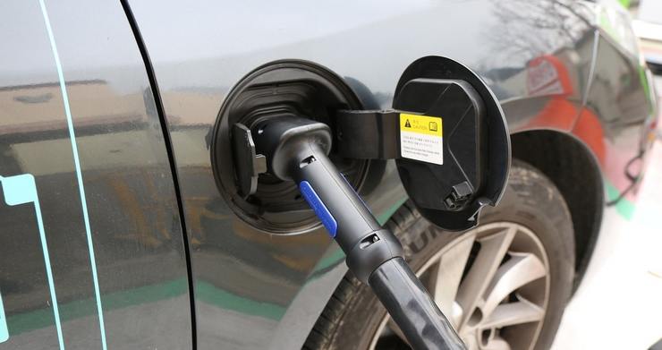 Où trouver une borne de recharge pour sa voiture électrique ?