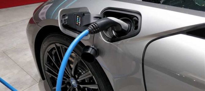 Combien de temps faut-il pour recharger une voiture électrique ? Combien de temps faut-il pour recharger une voiture électrique ?