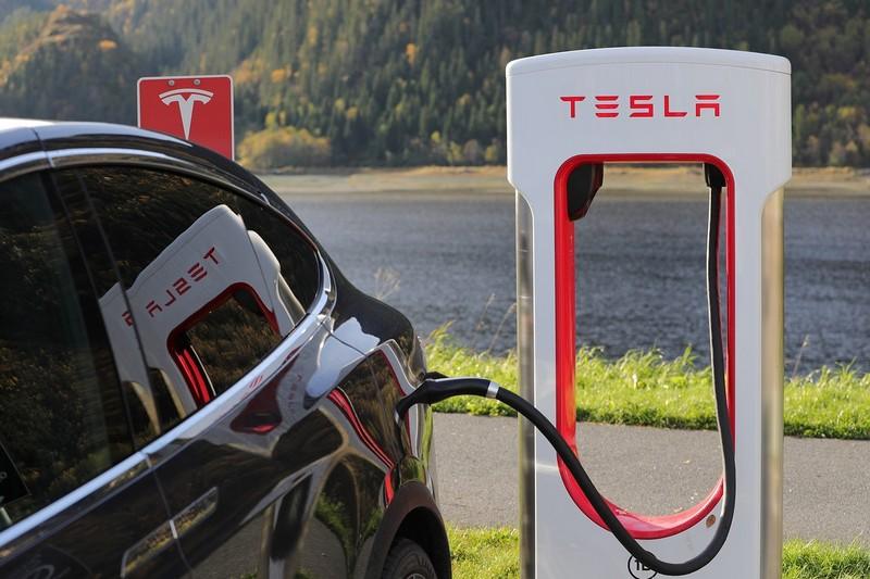 Tesla et son Superchargeur