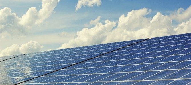 Comment recharger une voiture électrique avec l’énergie solaire ? Comment recharger une voiture électrique avec l’énergie solaire ?
