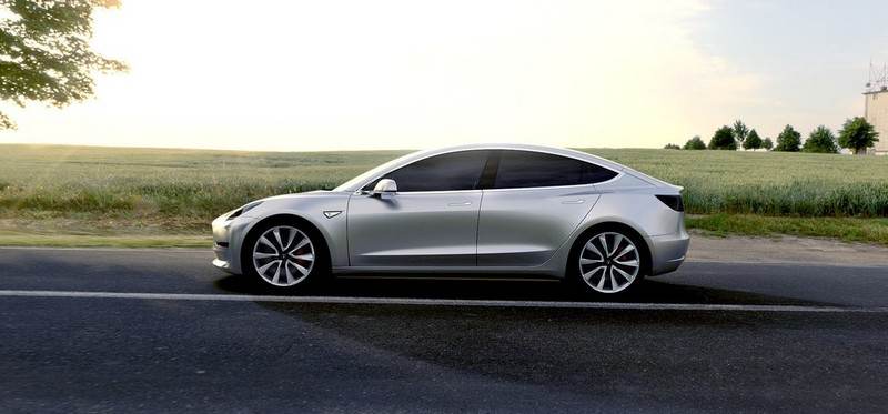 Tesla Model 3 side